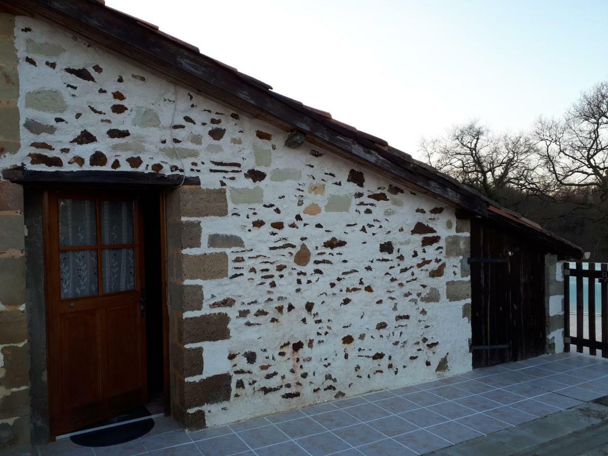 Gite Pouton Saint-Loubouer Exteriör bild